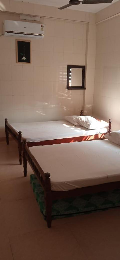 Sivaranjini Tourist Villa Guruvayur Luaran gambar